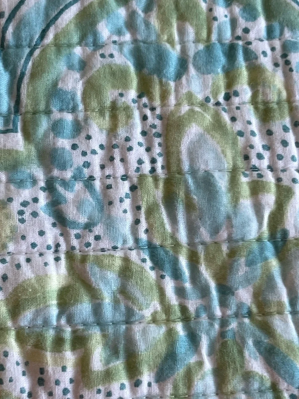 Tahari Home Lomon Kaze Quilt Comforter Blue Tones w/ Geometric Floral 88